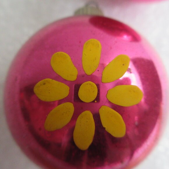 Shiny Brite Hand Painted Flowers 2" Glass Christmas Ornaments Set of 2 Vintage - Picture 6 of 7